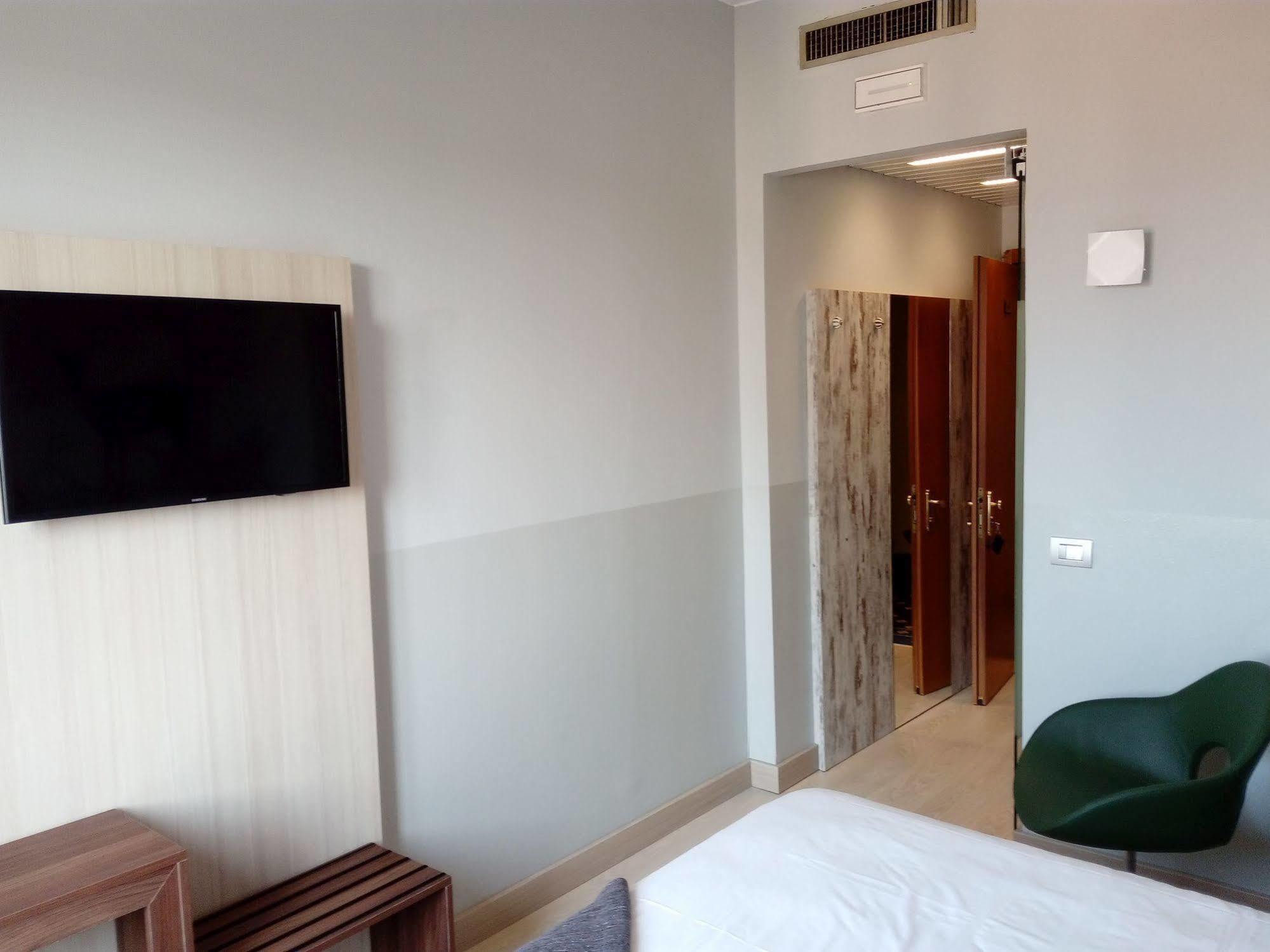 Hotel Astoria Γκαλλαράτε Εξωτερικό φωτογραφία
